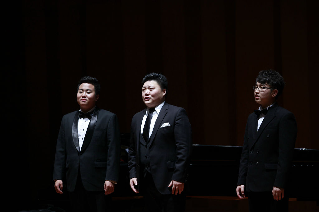 演唱《今夜无人入睡》